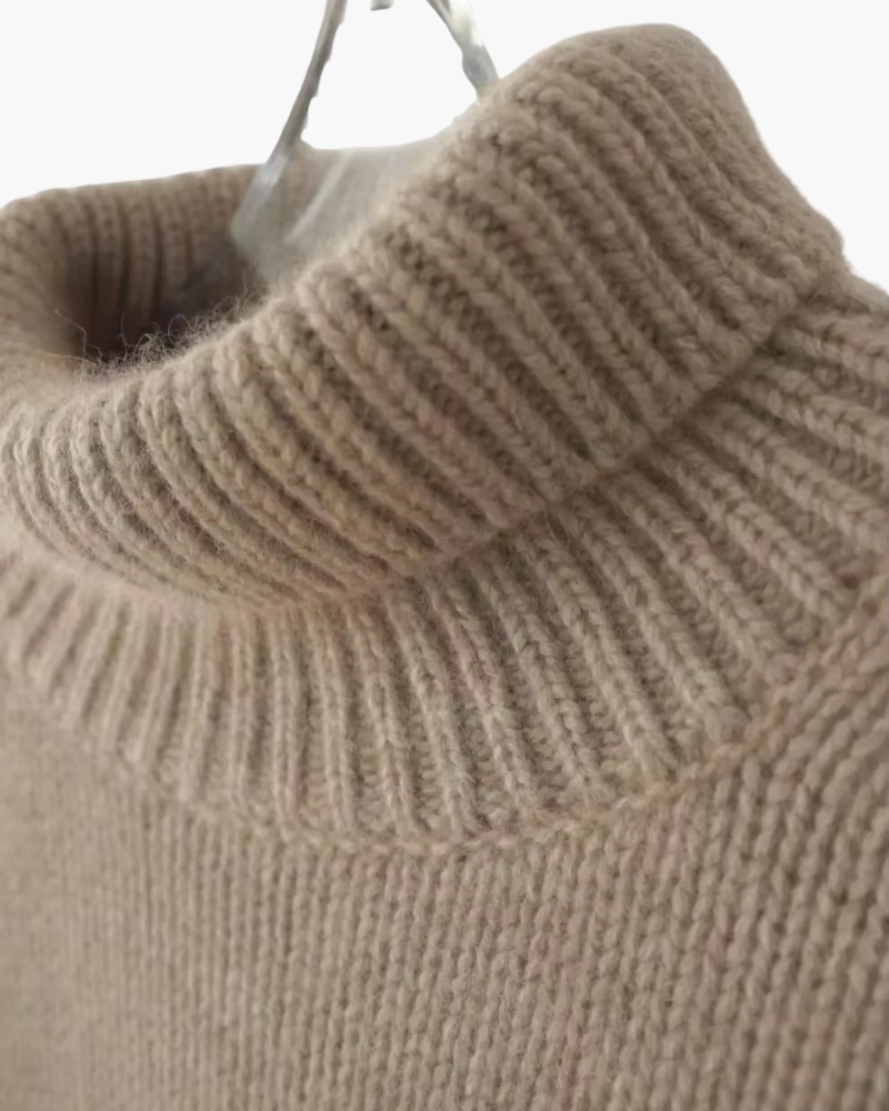 MAGLIONE MORBIDO CON COLLO ALTO