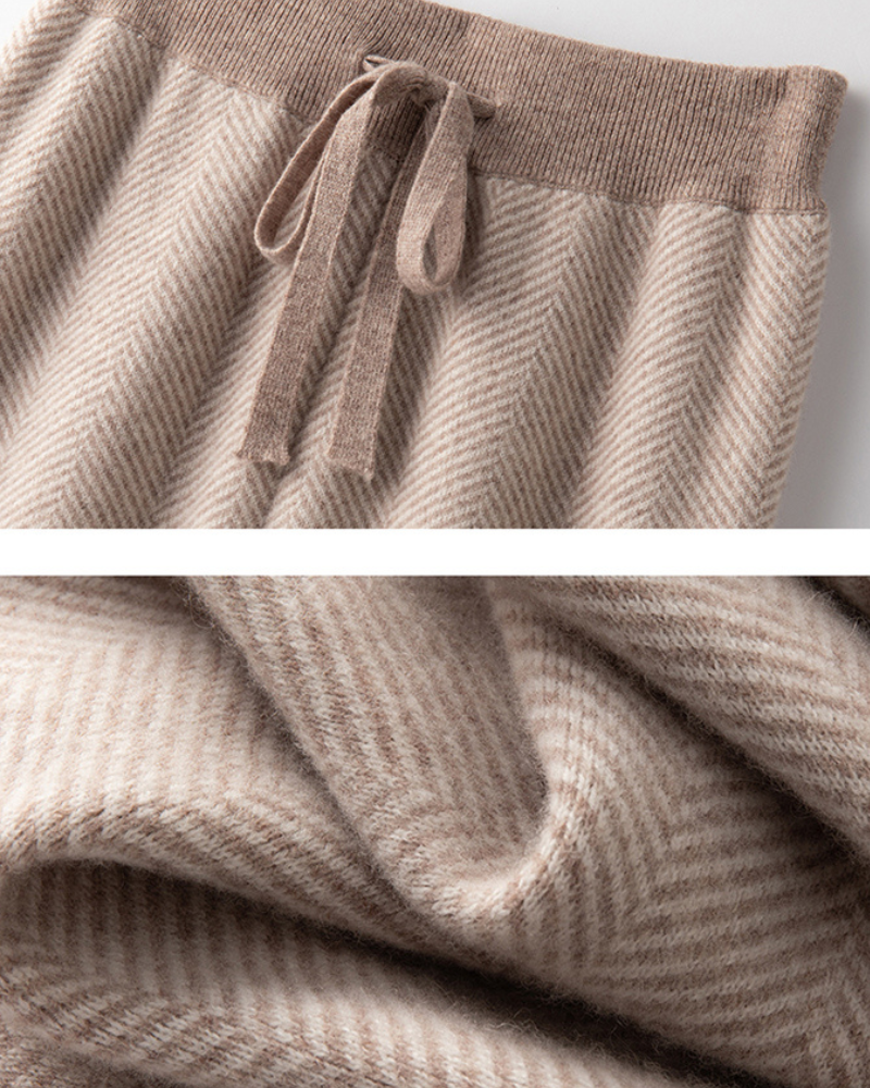 PANTALONI DRITTI IN MERINO CON CORDONCINI